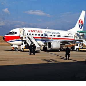 乌鲁木齐地窝堡机场货运航空快运业稳步发展的原因是什么？